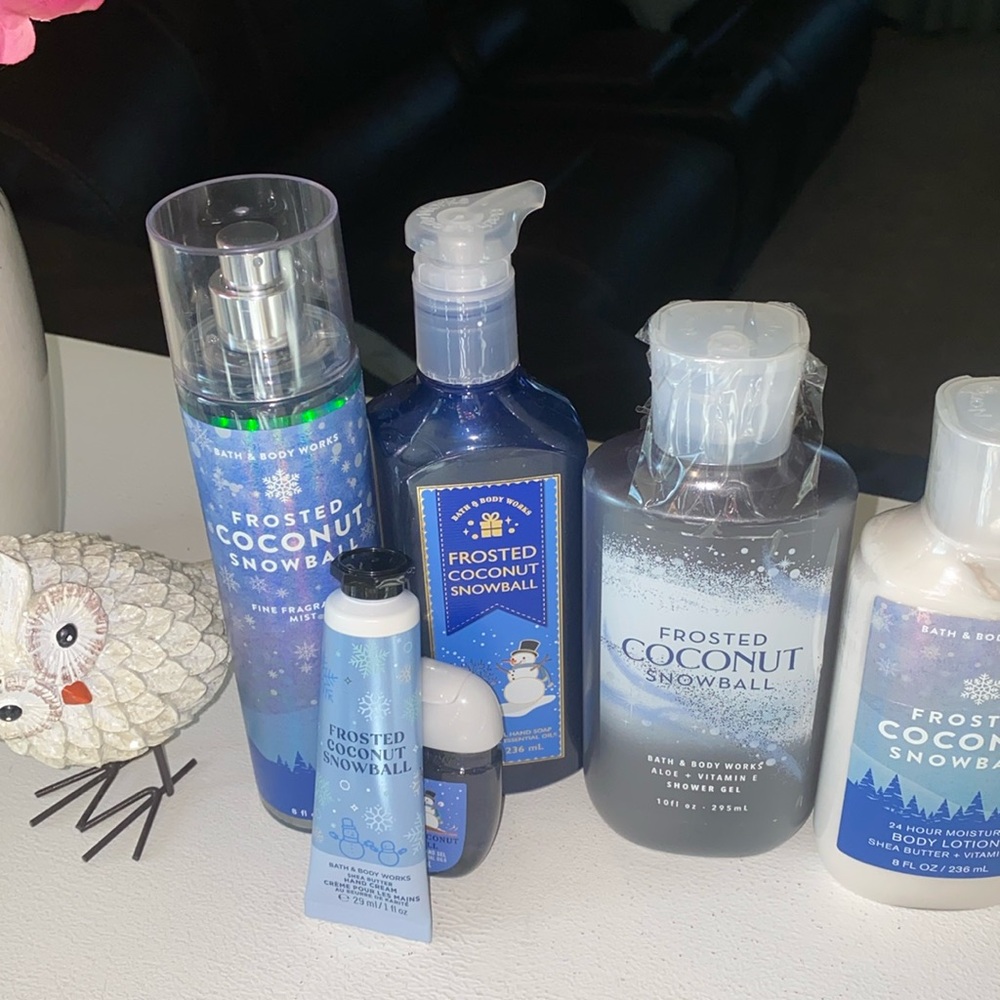 Bath and body Works frosted coconut snowball gift set combo never used used